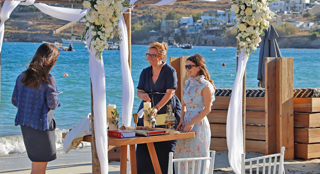 wedding planners at beach wedding